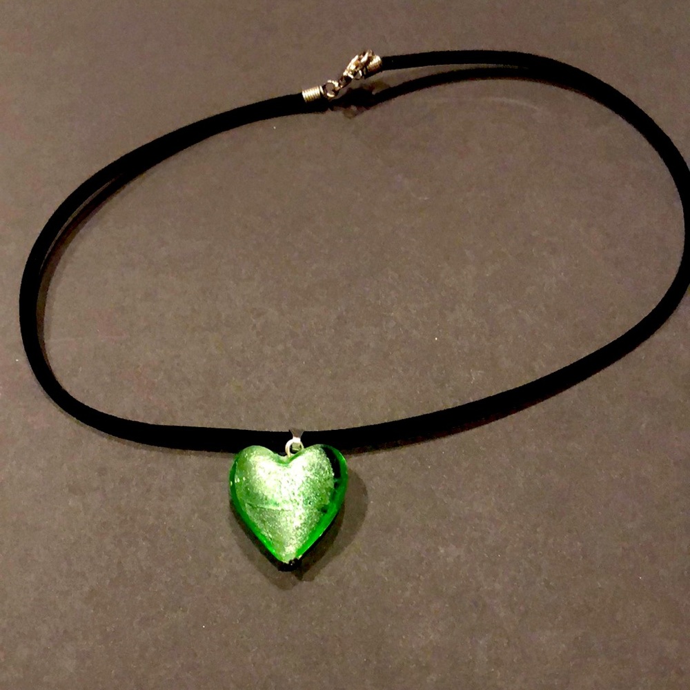 Direct from Turkey 🇹🇷. Beautiful green glass pendant on 18” velvet necklace.
